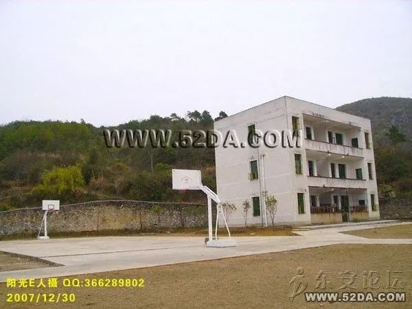 淥埠頭中心小學(xué)籃球場(chǎng)
